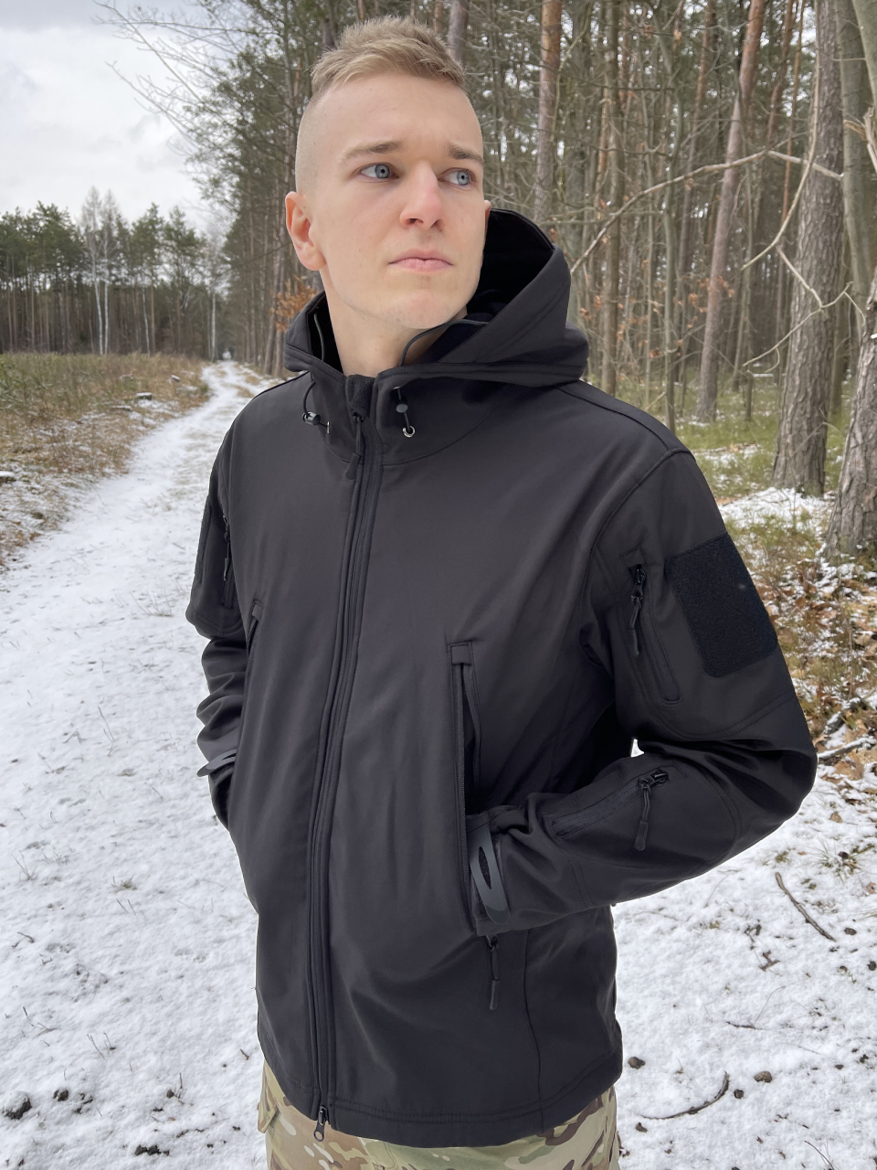 kurtka softshell czarna 1 kurtka softshell czarna 1